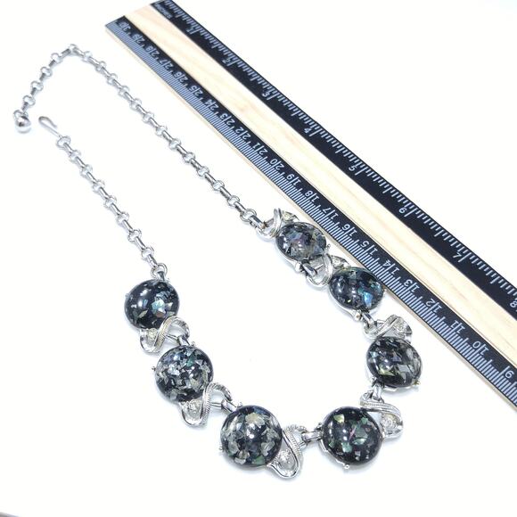 Coro Lucite Confetti Necklace, Gray Lucite & Silver Tone, 1950s Vintage Jewelry - Picture 5 of 10
